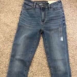 American Eagle Next Level Super High Waisted Jegging